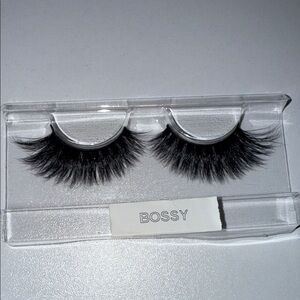 Boss Black Dramatic Eyelashes